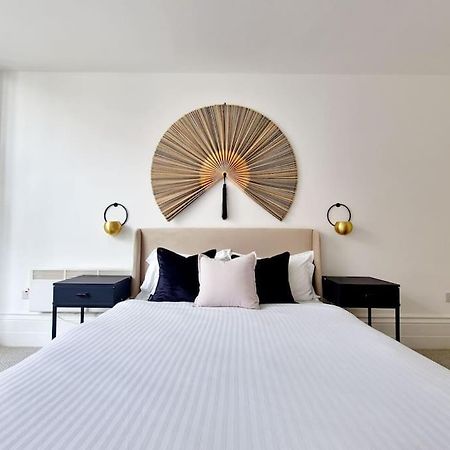 The Stray Adjacent, Interior-Designed 2-Bed Apartment- Luxury Harrogate Exterior photo